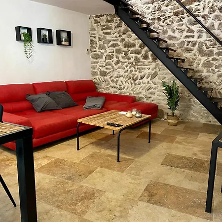Maison De Village شقة *